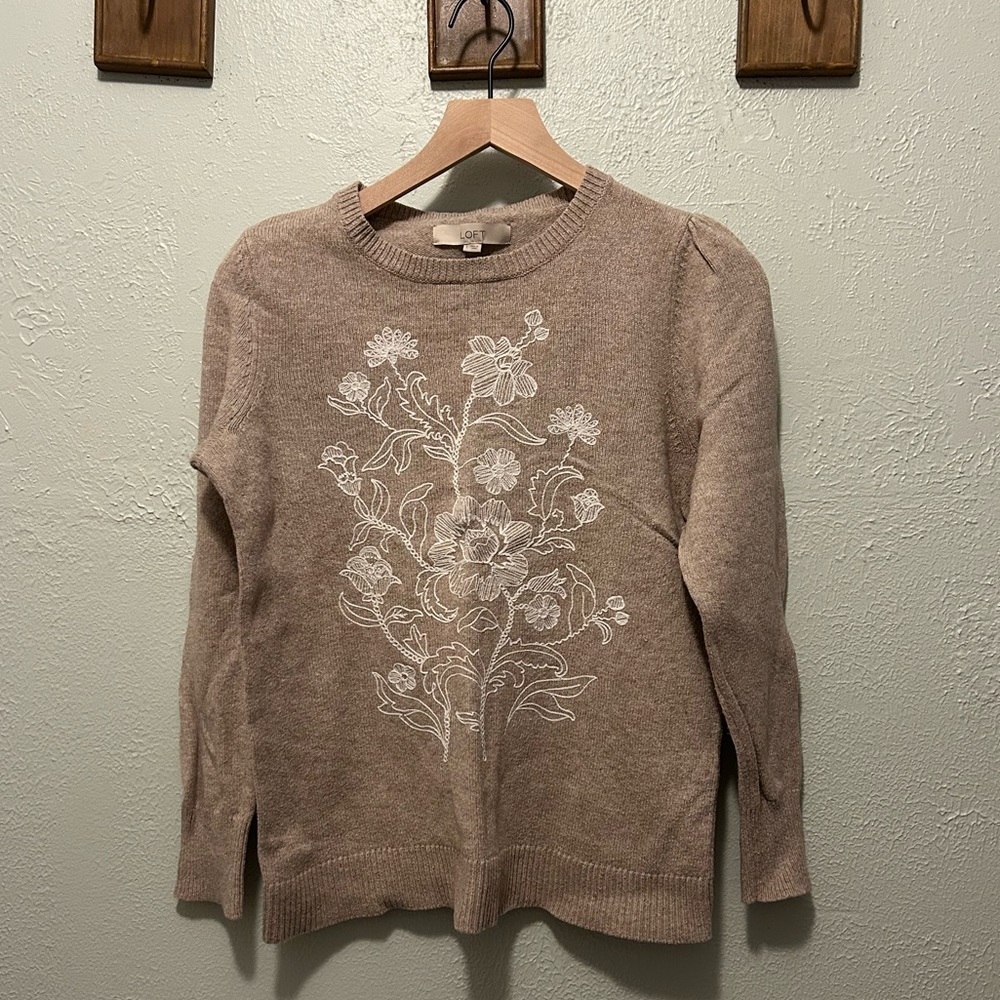 LOFT Taupe Knit with White Floral Design